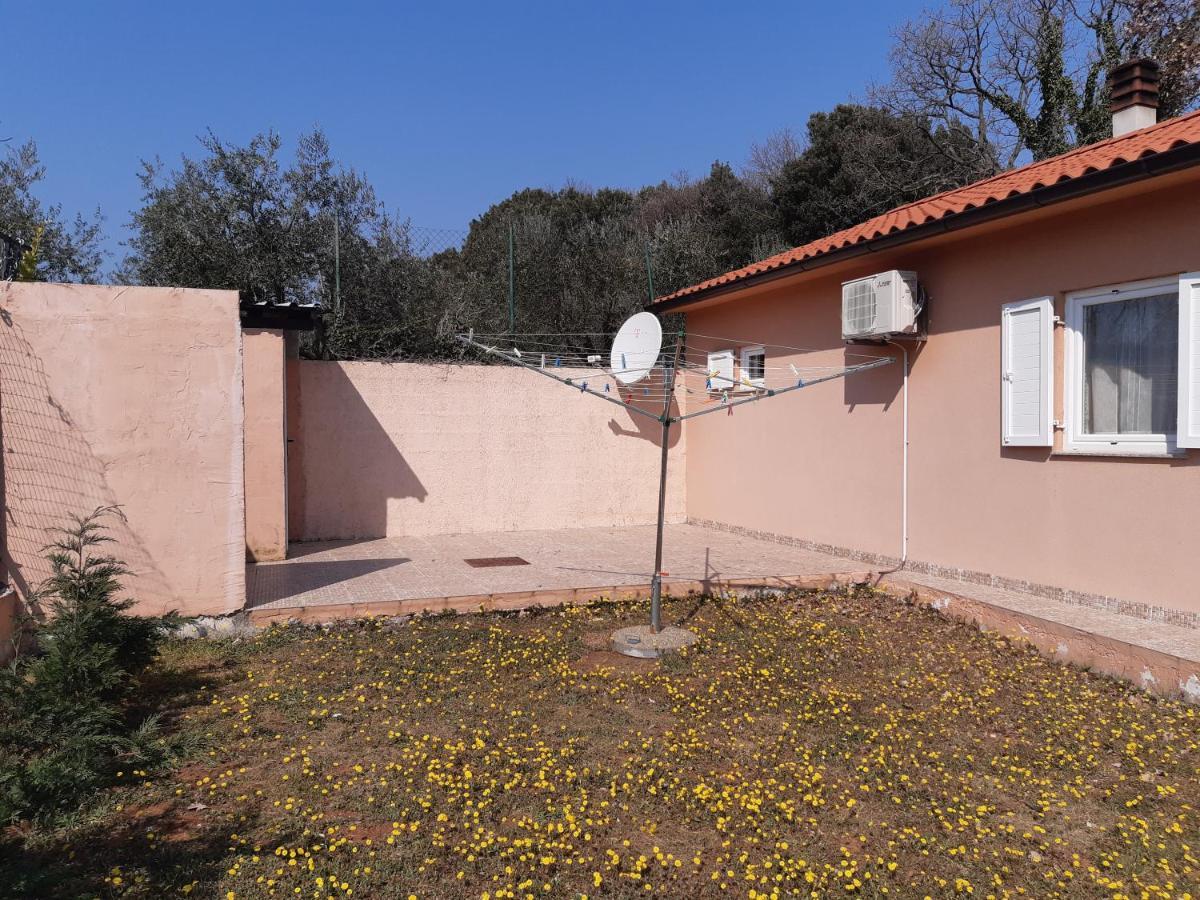Lave II Cozy House Villa Ližnjan Kültér fotó